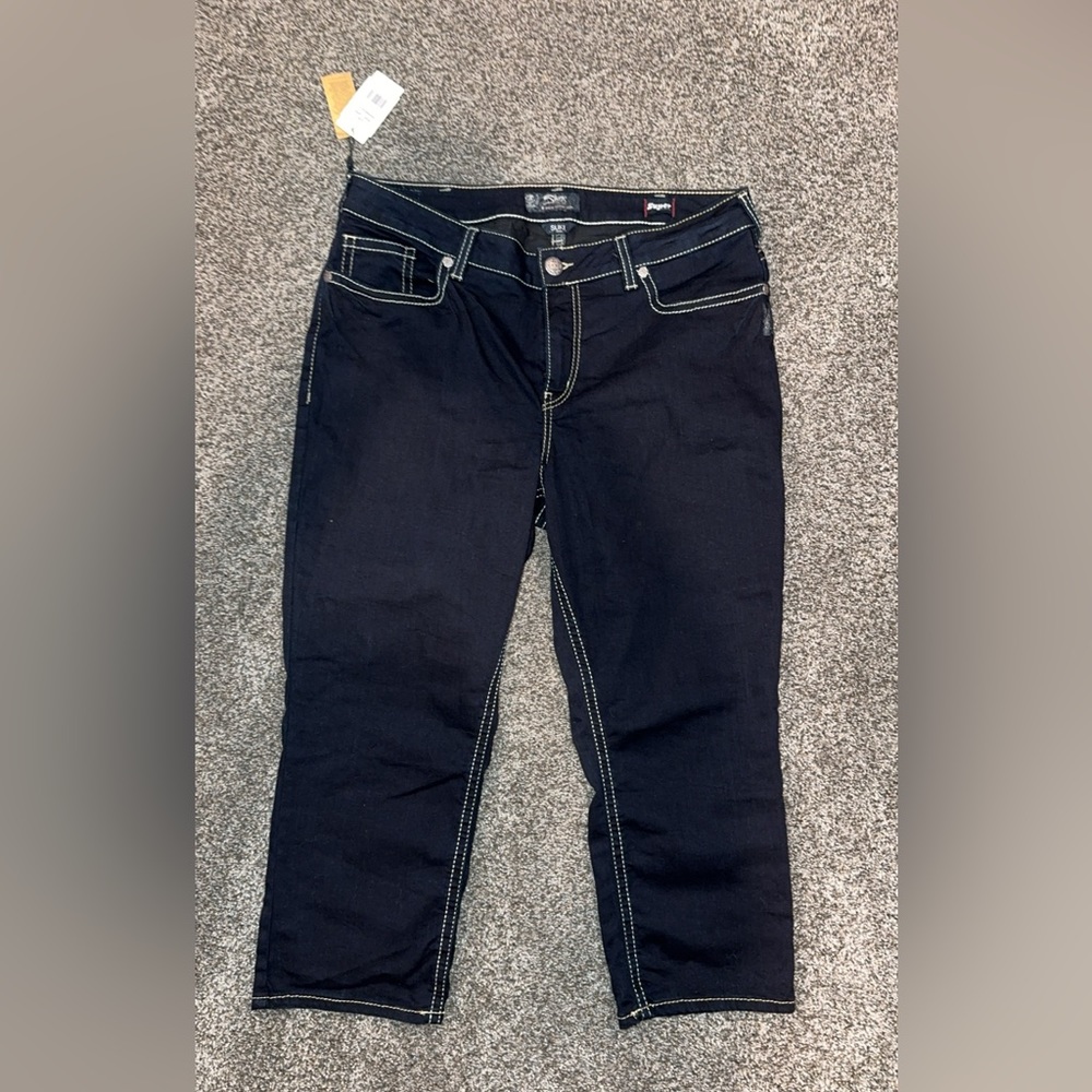 Women’s Silver Jeans Capris NWT size 20